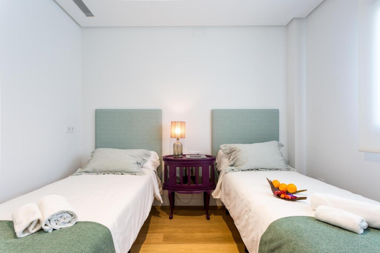 Apartamentos Rg Plaza De Espana Seville Exterior photo