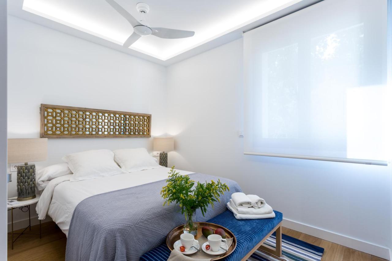 Apartamentos Rg Plaza De Espana Seville Exterior photo